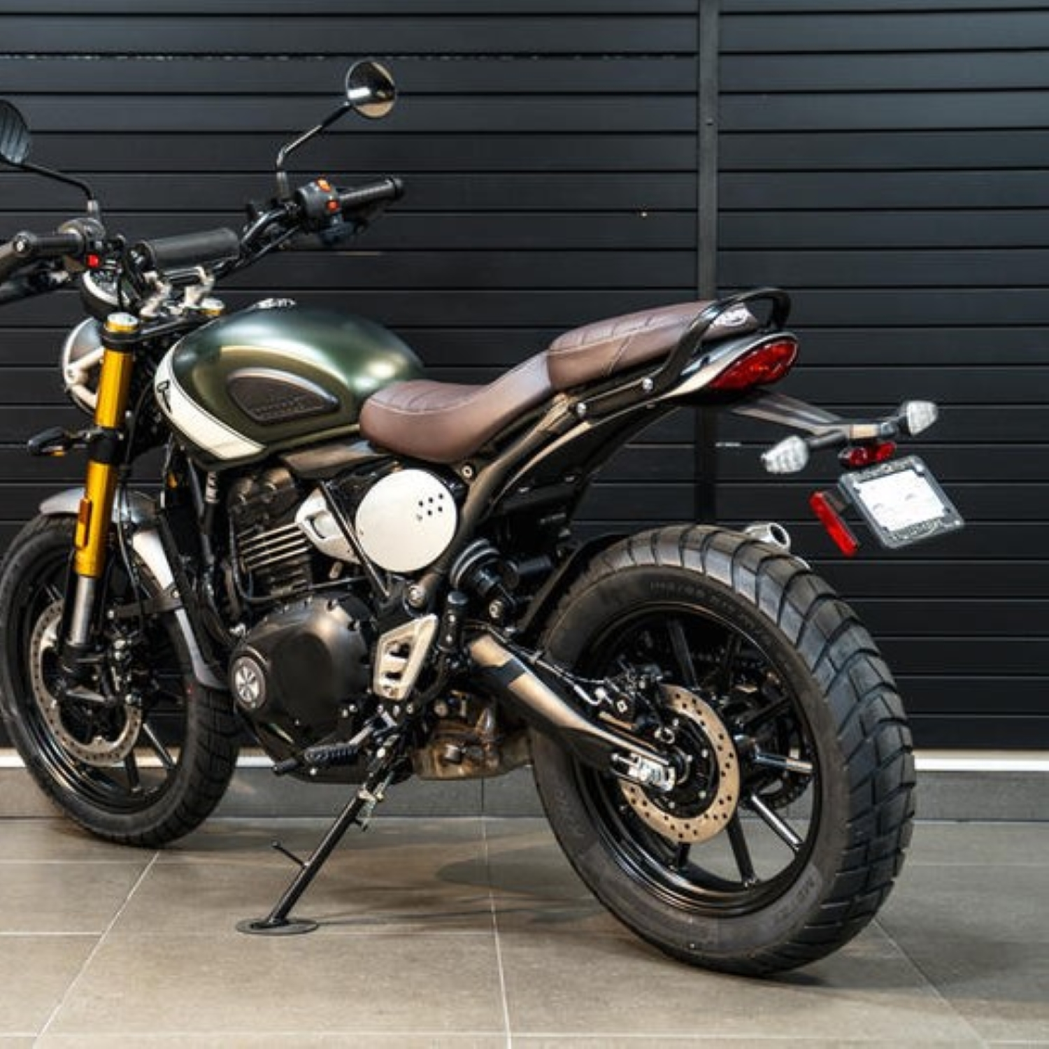 Khaki Green (code HS) Triumph Motorcycle Paint Products - All Triumph ...